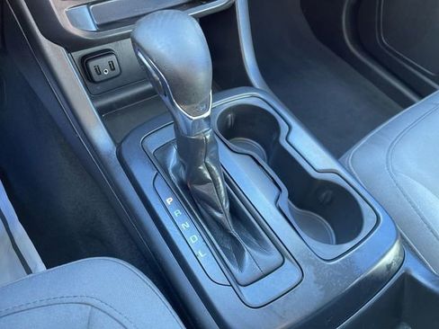 Used 2022 Chevrolet Colorado W/T image 16