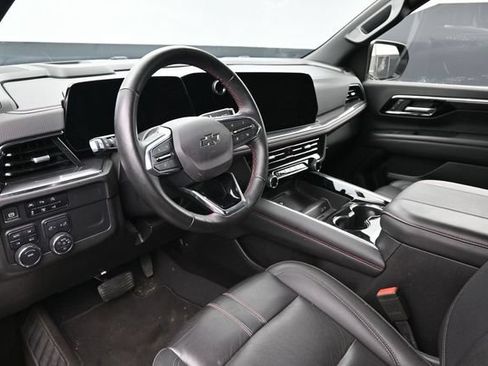 Used 2025 Chevrolet Suburban RST w/ Comfort Package AWD/4WD image 12