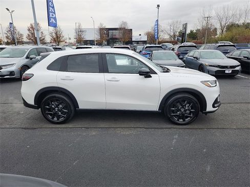 Used 2025 Honda HR-V Sport image 7