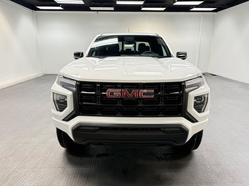 New 2026 GMC Canyon Elevation image 9