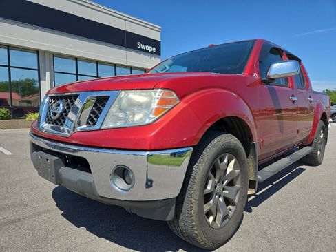 Used 2017 Nissan Frontier SL w/ Moonroof Package AWD/4WD image 2