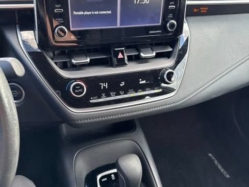 Used 2021 Toyota Corolla SE w/ SE Premium Package FWD image 9