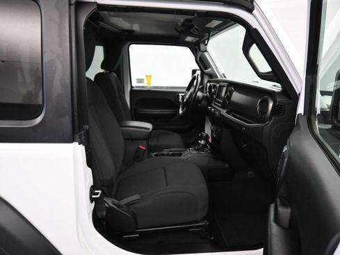 Used 2020 Jeep Wrangler Sport image 31
