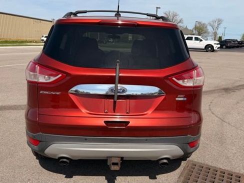 Used 2015 Ford Escape SE w/ SE Chrome Package image 4