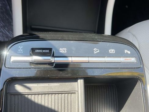 Certified 2025 Hyundai Tucson Limited AWD/4WD image 34