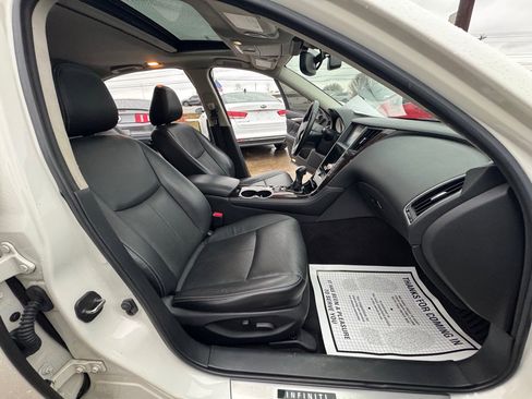 Used 2016 INFINITI Q50 3.0t Premium w/ Driver Assistance Package image 9