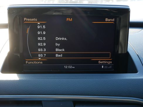 Used 2017 Audi Q3 2.0T Premium Plus w/ Premium Plus Package image 22