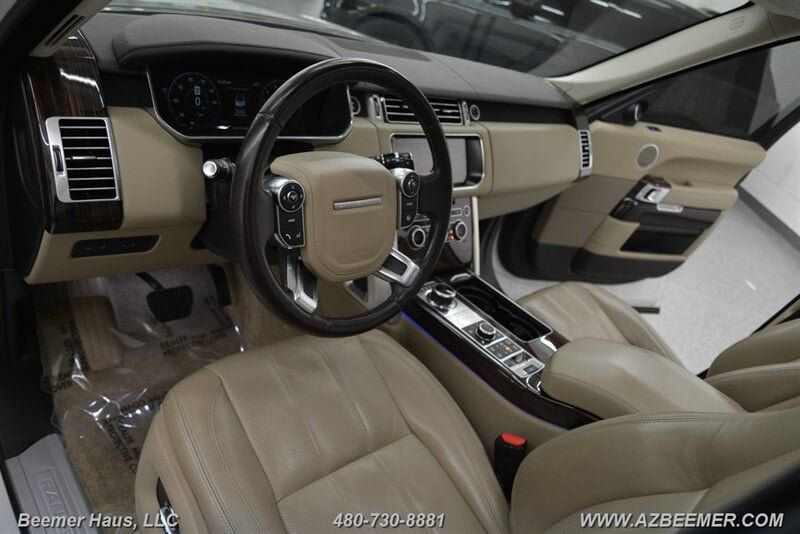Used 2017 Land Rover Range Rover HSE AWD/4WD image 12