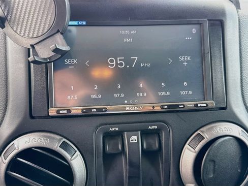 Used 2018 Jeep Wrangler Sport AWD/4WD image 16