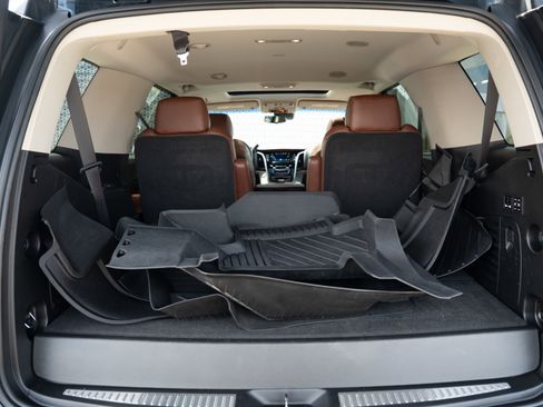 Used 2020 Cadillac Escalade Luxury image 29