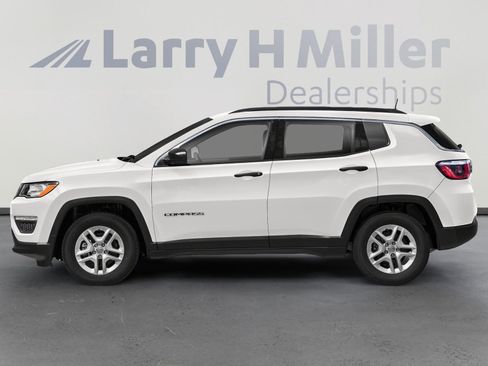 Used 2021 Jeep Compass Sport image 3