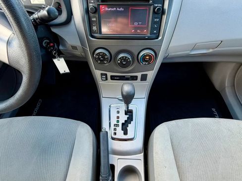 Used 2013 Toyota Corolla LE FWD image 13