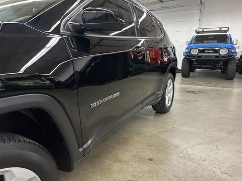 Used 2020 Jeep Compass Latitude image 30