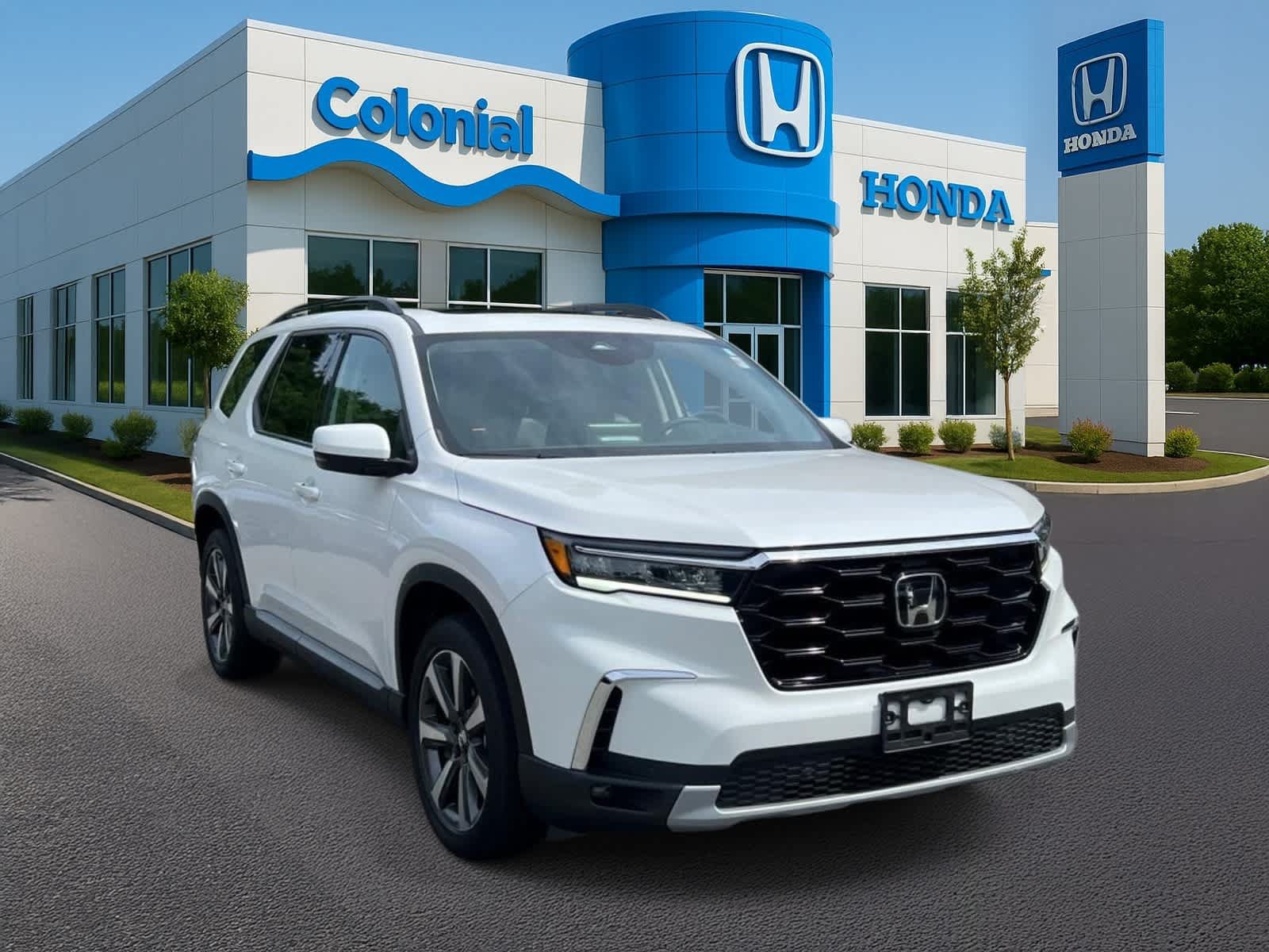 Used 2024 Honda Pilot Touring image 8