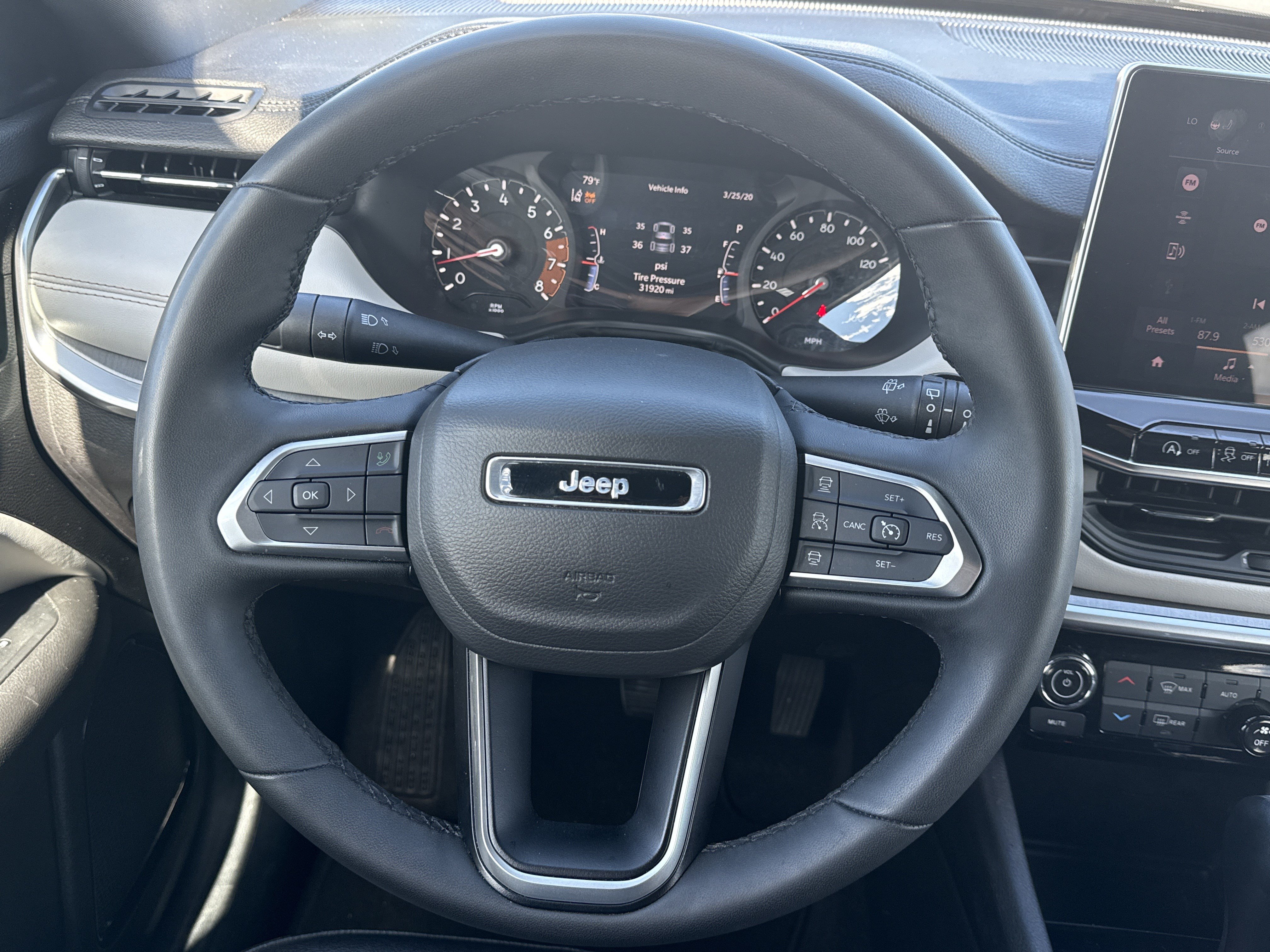 Used 2025 Jeep Compass Limited AWD/4WD image 18