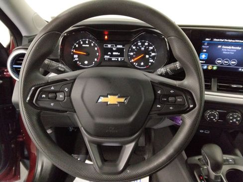 Used 2025 Chevrolet Trax LS image 12