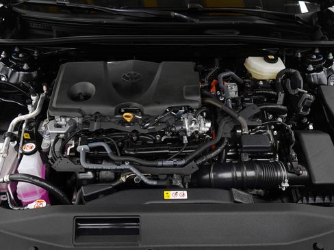 Used 2025 Toyota Camry SE image 27