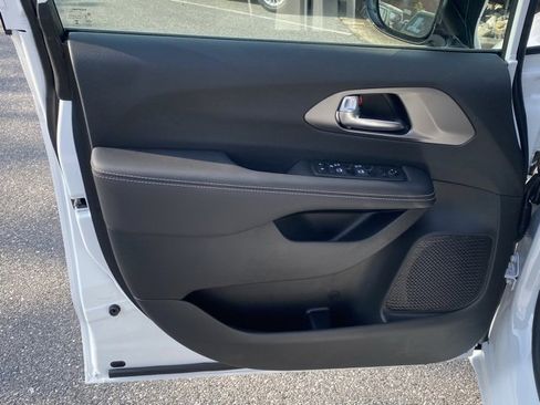 New 2026 Chrysler Voyager LX image 12