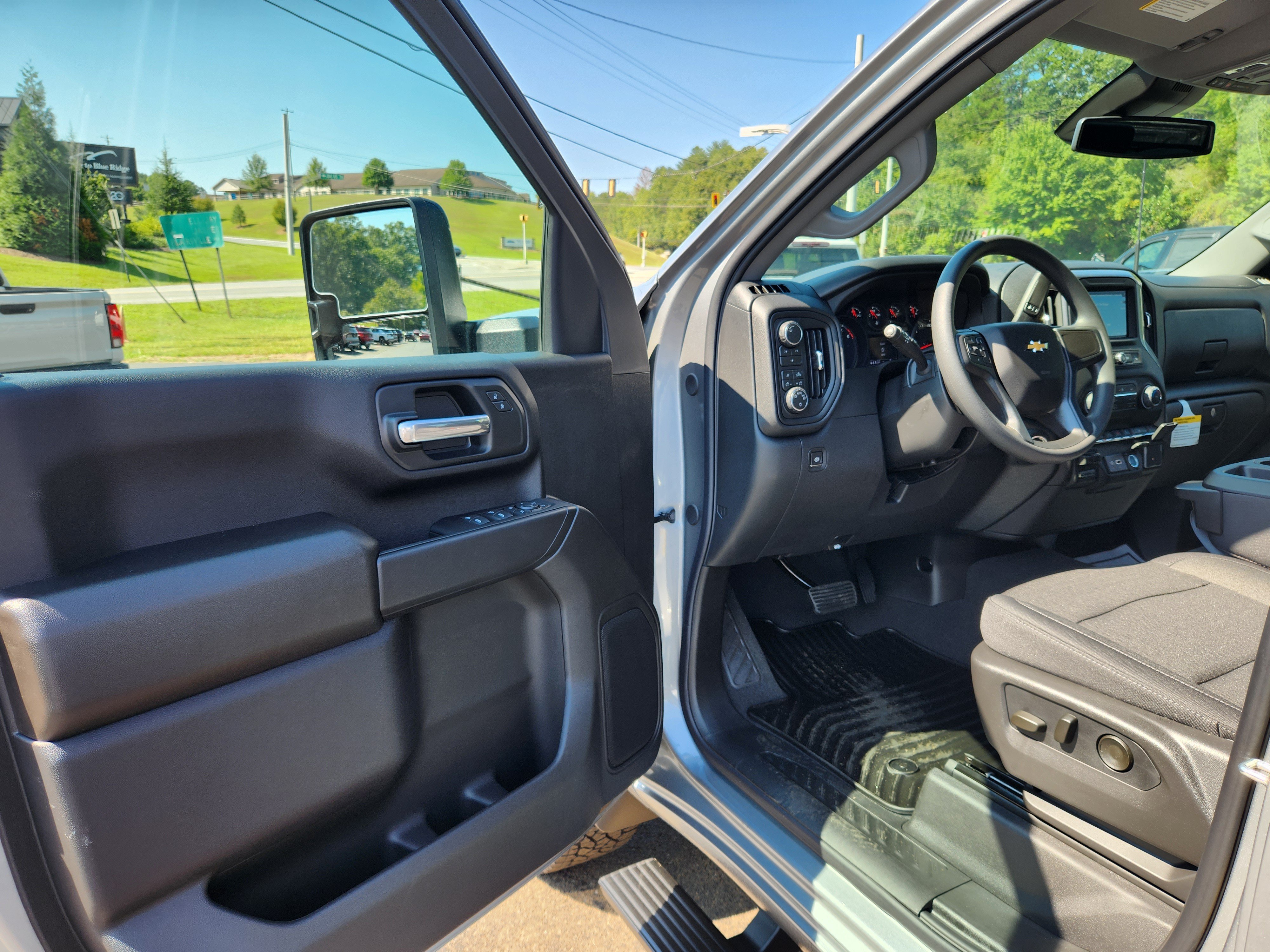 New 2026 Chevrolet Silverado 2500 Custom w/ Custom Value Package AWD/4WD image 7