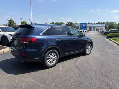 Used 2019 Kia Sorento AWD V6 image 12