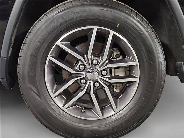 Used 2017 Jeep Grand Cherokee Limited AWD/4WD image 24