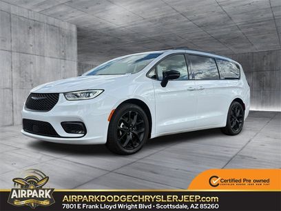 Certified 2025 Chrysler Pacifica Limited