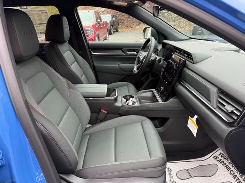 New 2026 GMC Terrain AT4 w/ LPO, Floor Liner Package AWD/4WD image 22