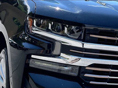 Used 2022 Chevrolet Silverado 1500 High Country AWD/4WD image 30