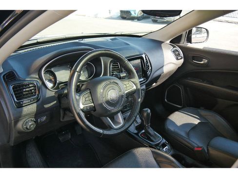 Used 2018 Jeep Compass Limited w/ Navigation Group image 12