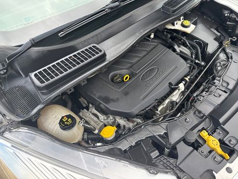 Used 2018 Ford Escape SE FWD image 31
