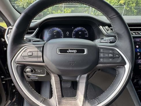 Used 2022 Jeep Grand Cherokee L Limited AWD/4WD image 17