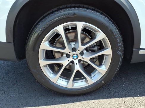 Used 2025 BMW X5 xDrive40i w/ Premium Package AWD/4WD image 9