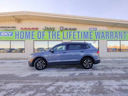 Used 2024 Volkswagen Tiguan S image 3