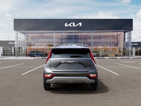 New 2026 Kia Niro FWD image 5