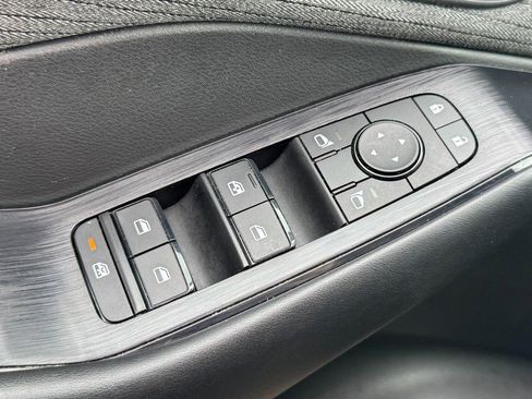 Used 2023 Nissan Rogue S AWD/4WD image 21