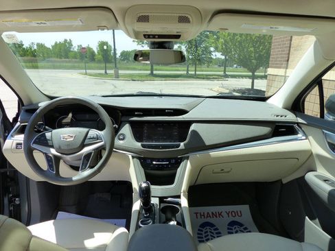 Used 2021 Cadillac XT5 Premium Luxury w/ LPO, Floor Liner Package AWD/4WD image 43