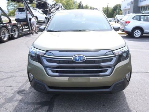 Used 2025 Subaru Forester Premium image 9