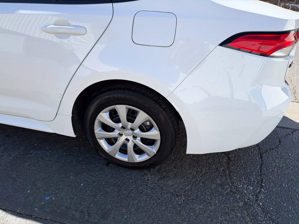 Certified 2025 Toyota Corolla LE FWD image 10