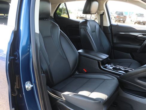 Used 2023 Buick Envision Essence AWD/4WD image 32