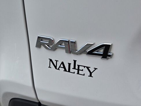 Used 2024 Toyota RAV4 XLE AWD/4WD image 33