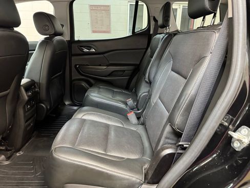 Used 2018 GMC Acadia SLT FWD image 17