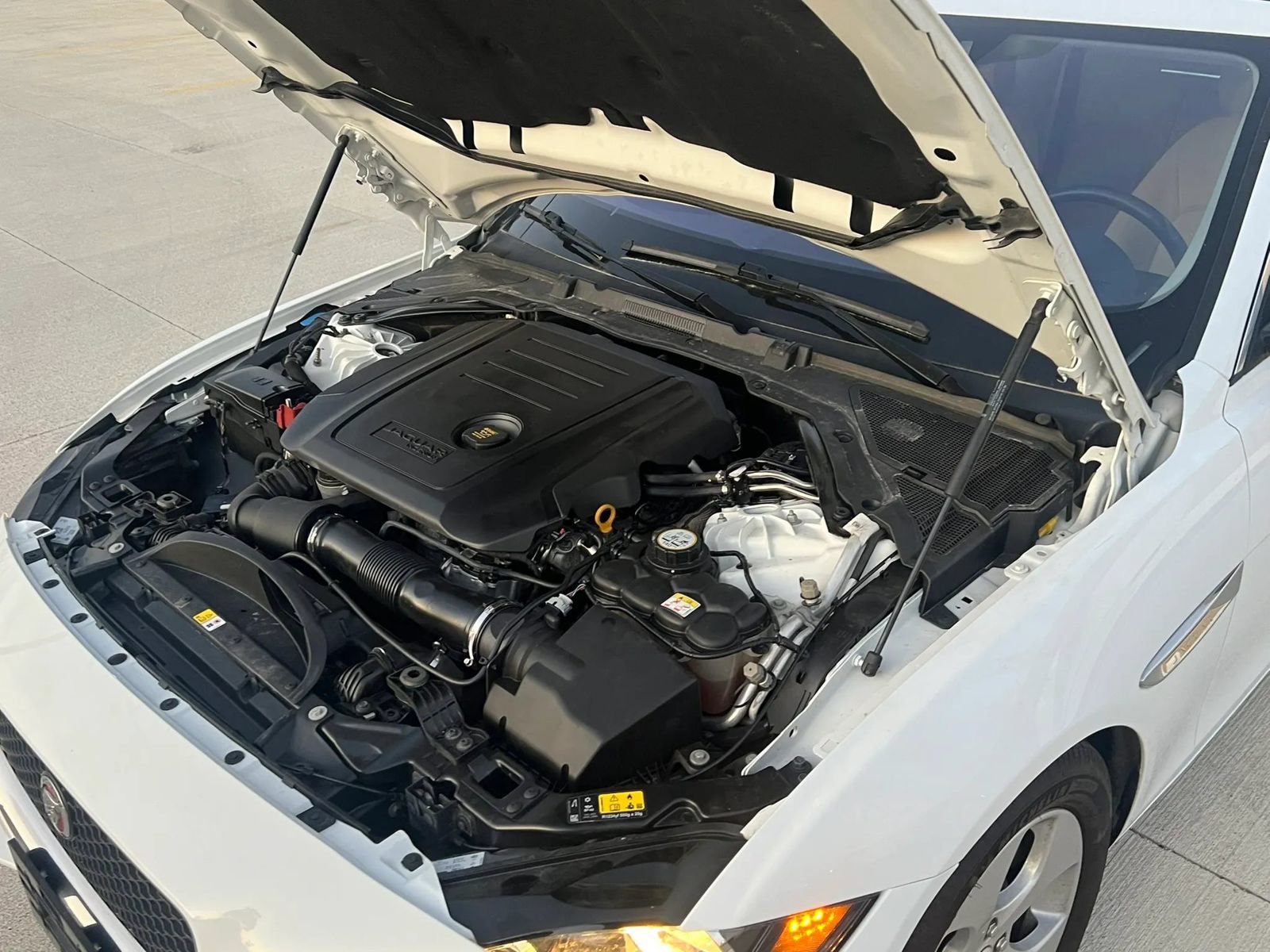 Used 2017 Jaguar XE RWD image 46