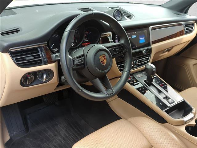 Used 2023 Porsche Macan AWD/4WD image 10