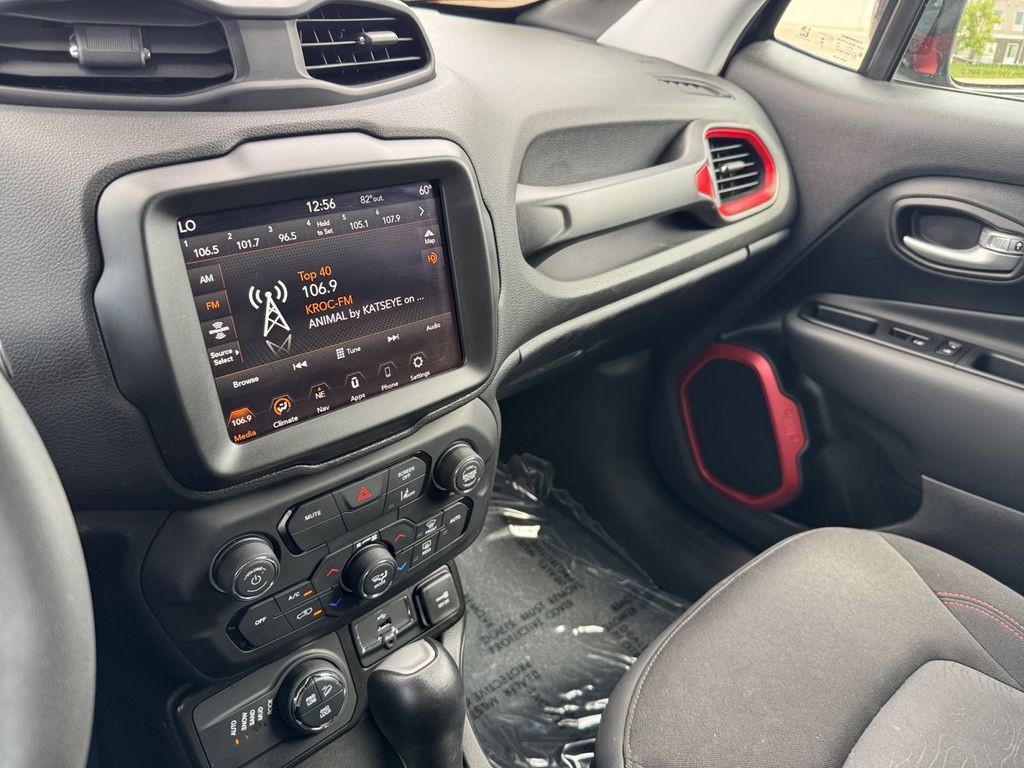 Used 2023 Jeep Renegade Trailhawk AWD/4WD image 29