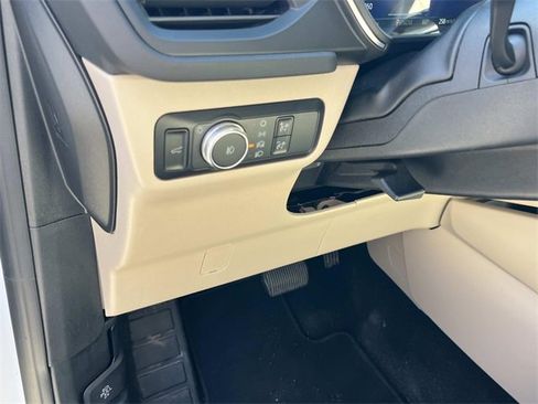 Certified 2020 Ford Escape Titanium image 31