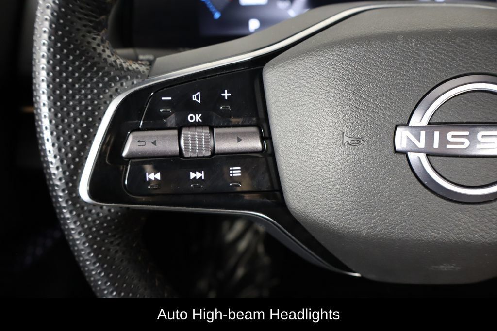 Used 2024 Nissan Ariya AWD image 8