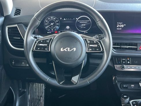 Certified 2025 Kia Seltos EX FWD image 13
