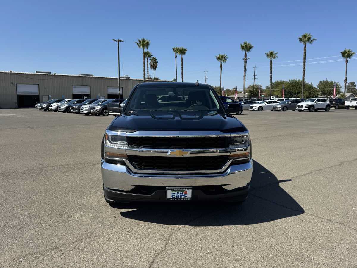Used 2017 Chevrolet Silverado 1500 LT AWD/4WD image 4