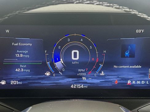 Used 2025 Chevrolet Traverse LT image 19