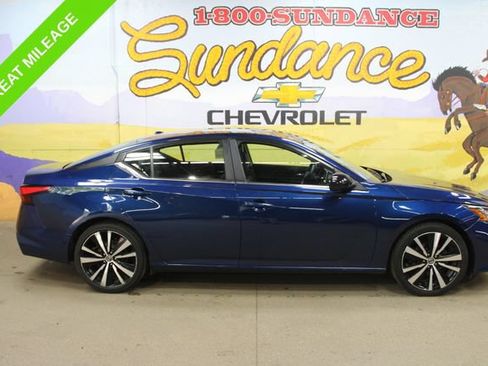 Used 2022 Nissan Altima 2.5 SR FWD image 1